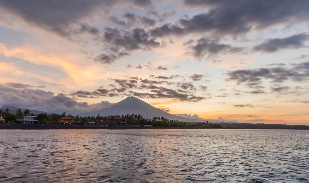 Emocean Beach Boutique Dive Resort Amed Exterior foto